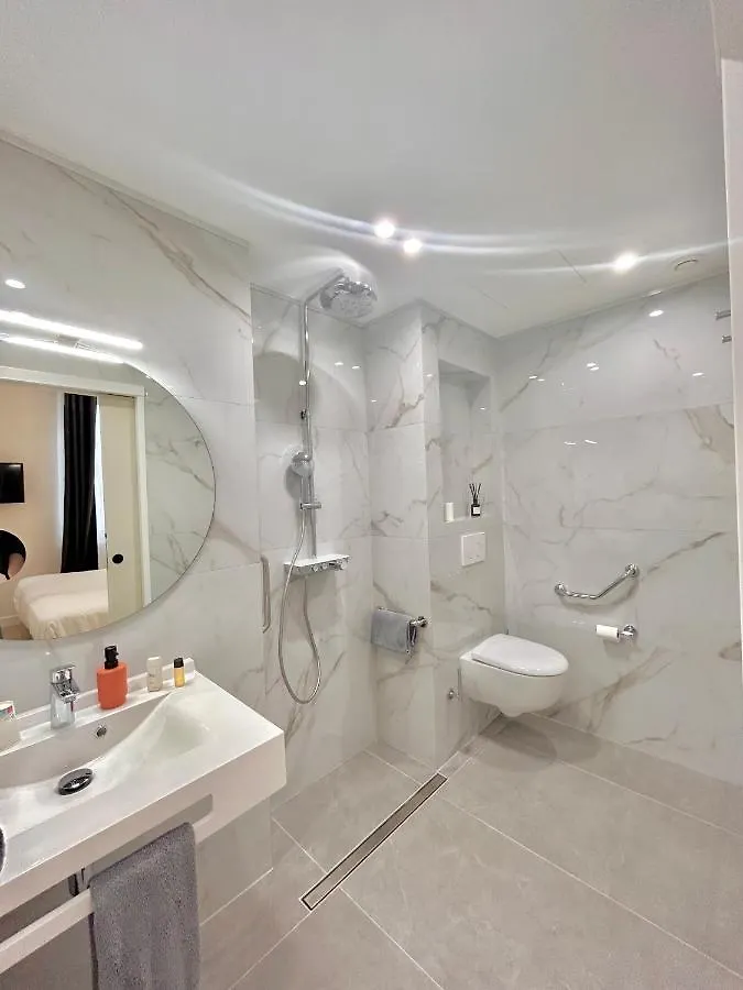 Hotel Les Deux Coteaux Tain-l'Hermitage 3*,  France