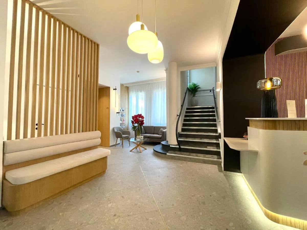 Hotel Les Deux Coteaux Tain-l'Hermitage 3*,  France