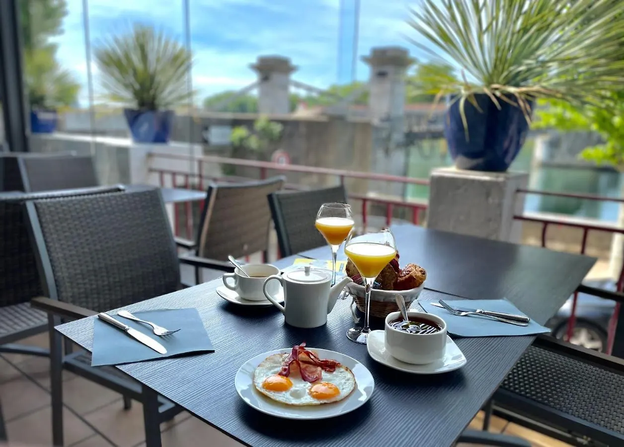 Hotel Les Deux Coteaux Tain-l'Hermitage 3*,  France